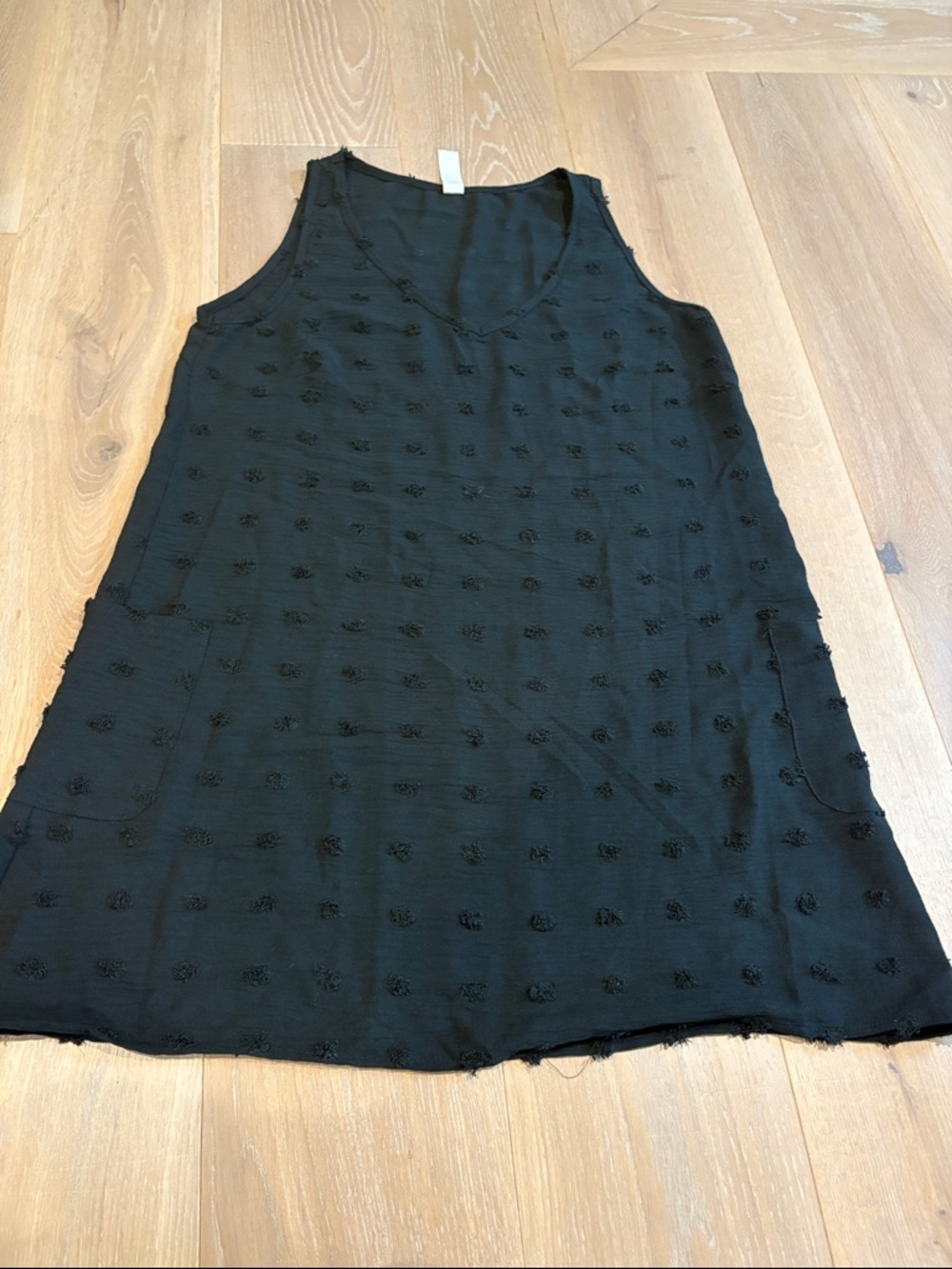 Amazon Size Medium Black Textured Sleeveless Tunic Dress.